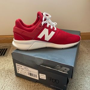 New Balance 247 in Red